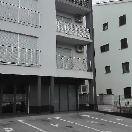 Stylish Apartment *