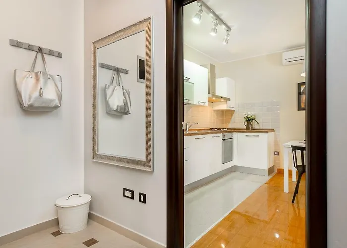 Апартаменти City Central With Free Parking