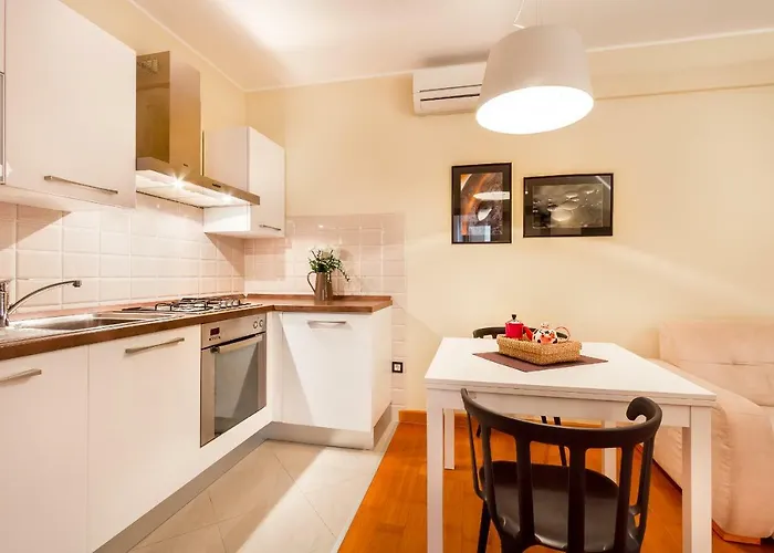 City Central With Free Parking Апартаменти *