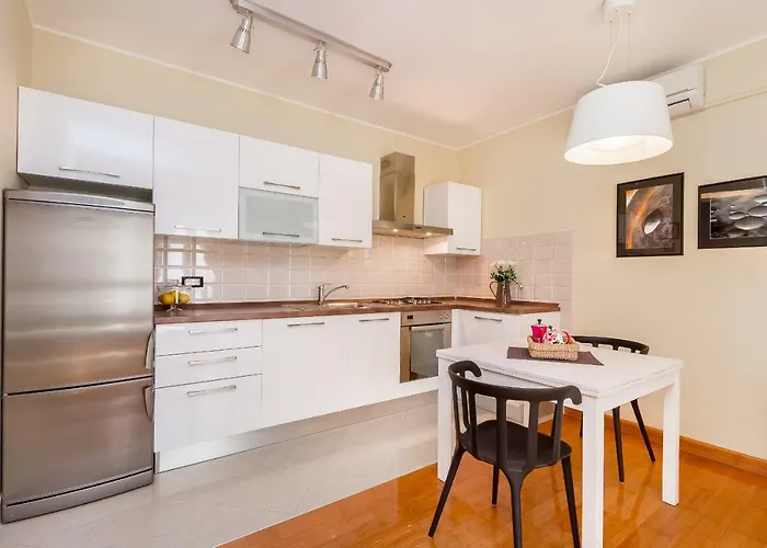 City Central With Free Parking Пула